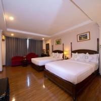 Elegant Suite with City View  