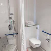 Standard Queen Room - Disability Accessible