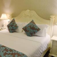 Only for Mainland Chinese Citizens with Chinese ID Card - Deluxe Suite included 1 breakfast