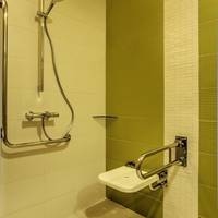 Queen Room with Accessible Roll In Shower - Non-Smoking