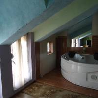 One-Bedroom Suite with Balcony
