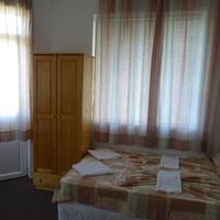 Family Room (2 Adults + 1 Children)