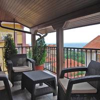 One-Bedroom Apartment with Terrace