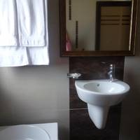 Deluxe Double Room (2 Adults + 1 Child)