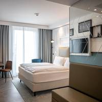 Premium Queen Room with City View