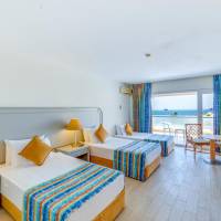 Standard Triple Room with Sea View