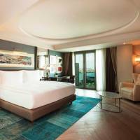 Junior Suite with Terrace and Golden Horn View