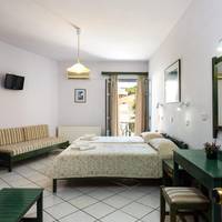 Studio (3 Adults)