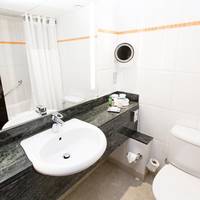 Double Hilton Guestroom