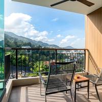 Suite with Mountain View
