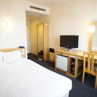 Female Single Room - Non-Smoking