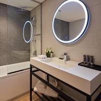 Superior King Suite