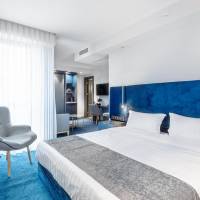 1 King Bed, 2 Twin Beds, Family Room, Non-Smoking
