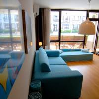 Apartment with Pool View 