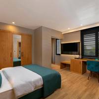 Deluxe Double Room with Balcony and Sea View