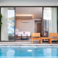 Deluxe Double Room with Pool Access