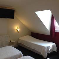 Basic Triple Room with Shared Bathroom