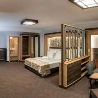 Deluxe King Studio
