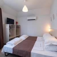 Quadruple Room with Terrace