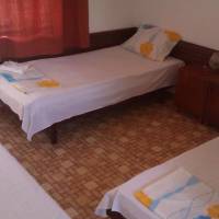 Deluxe Double Room (2 Adults + 1 Child)