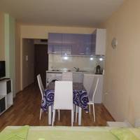 Studio (3 Adults)