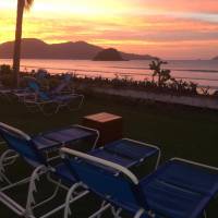 Premium Quadruple Room - Beach front