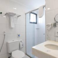 One-Bedroom Apartment with One Queen Bed and One Single Bed