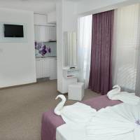 Studio with Balcony and Sea View (2 Adults)