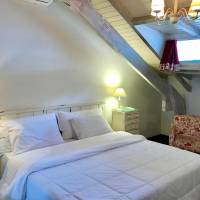 Deluxe Double Room with Air Conditioning