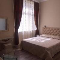 Deluxe Double Room (2 Adults + 1 Child)