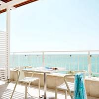 Two-Bedroom Apartment with Sea View (3 Adults + 1 Child)