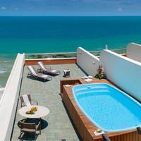 Executive Suite with Frontal Sea View