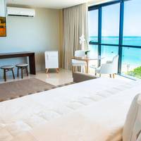 Deluxe Suite with Spa Bath