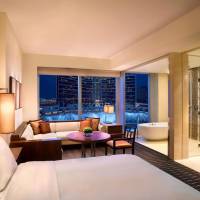 1 King Bed Fountain View