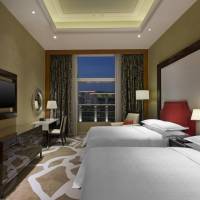 Executive Deluxe Suite, Club level, 1 Bedroom Larger Suite