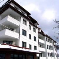 One-Bedroom Apartment with Balcony
