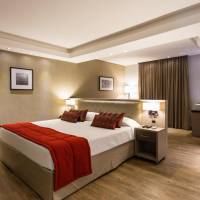 Premium Suite Triple with double bed