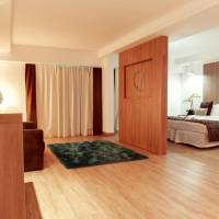 Deluxe Queen Suite