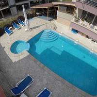Apartment with Pool View 