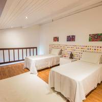 Quadruple suite with garden view
