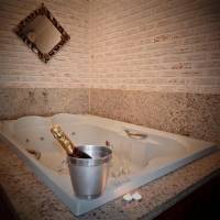 Chalet with Spa Bath