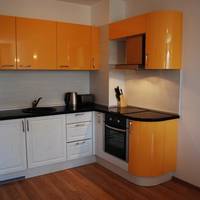 Luxury One-Bedroom Apartment with Balcony and Mountain View