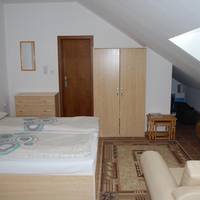 Studio (4 Adults)