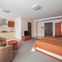 Studio Apartment with Two Single Beds and Kitchenette
