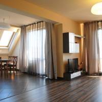 Deluxe Apartment with Free Parking