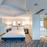 Deluxe King Suite