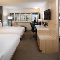 Odyssey Family room, Suite, Poolside