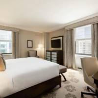 Deluxe Corner Room with King Bed