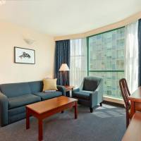 Deluxe Queen Suite