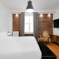 Legacy King Room (Private Bathroom)